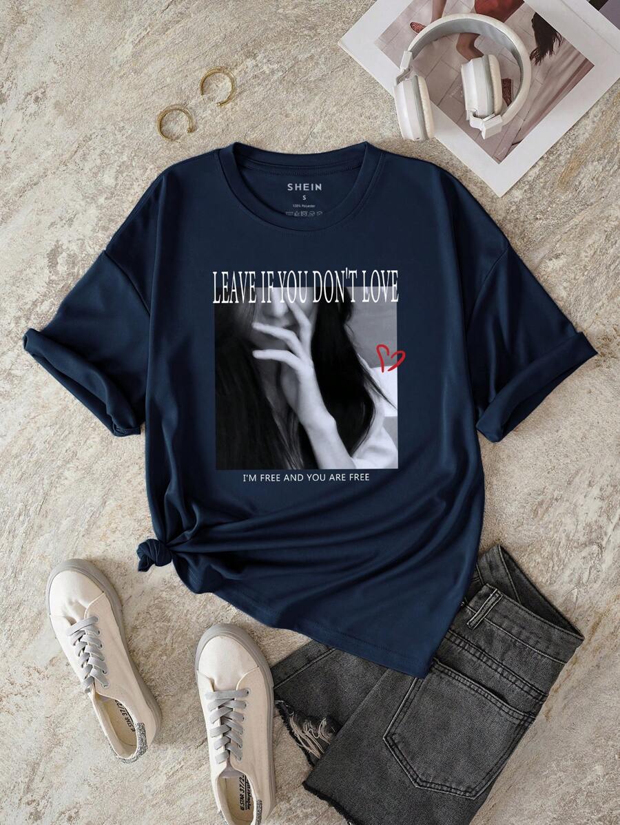 SHEIN Essnce 人物和口号图案 T 恤如果你不喜欢就离开，我是自由的，你也是自由的 - 藏蓝色 - 查看 1