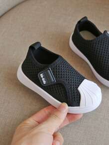 一雙中性透氣防滑軟底運動鞋，適合春夏秋季戶外聚會或室內家居生活 - 黑色 - 查看 3