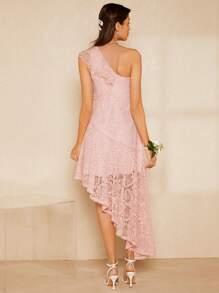 SHEIN Belle 單肩荷葉邊不對稱下擺蕾絲伴娘連衣裙 - 淺粉色 - 查看 2