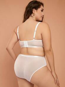 Plus Floral Embroidery Mesh Underwire Lingerie Set - Multicolor - View 2