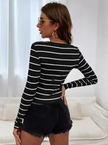 SHEIN Essnce Camiseta con estampado de rayas con botón