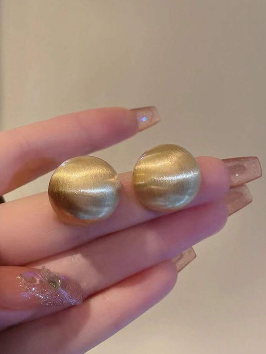 Round Stud Earrings - Yellow Gold - View 1