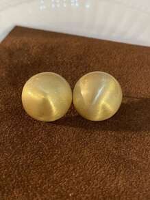 Round Stud Earrings - Yellow Gold - View 5