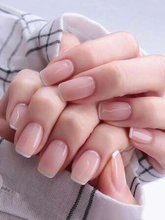 24入組長方形白色法式裸色假指甲、1入組指甲檔、1張透明膠帶壓貼指甲、指甲用品