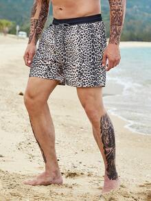 Manfinity Hombres Shorts de natación con estampado de leopardo de cintura con cordón - Multicolor - Ver 3