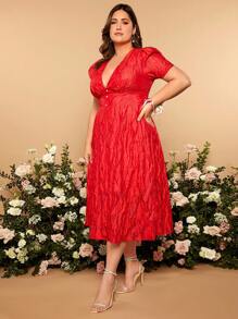 SHEIN Belle 大碼深V領泡泡袖連衣裙