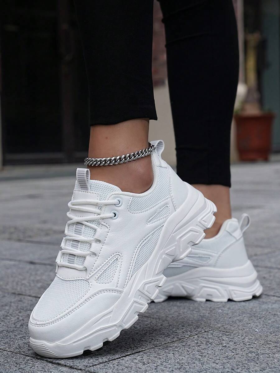 白色厚底運動鞋，女款時尚潮流白色休閒透氣防滑厚底運動鞋