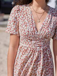 SHEIN Frenchy 碎花褶邊泡泡袖洋裝