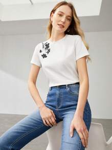 MOTF PREMIUM Camiseta lantejoula detalhe da flor