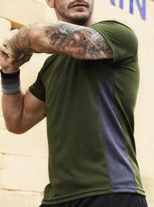 Manfinity Sport Streetwear Hombres Camiseta deportiva de color combinado - Verde militar - Ver 3