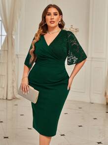 CurvySweet Đầm Plus Size Tương phản ren Chia Trọn gói màu trơn Thanh lịch - Màu xanh lá cây đậm - Xem 1
