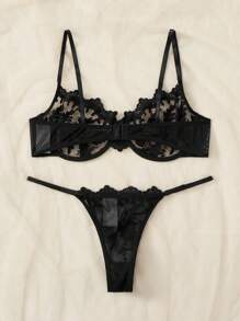 Plus Floral Lace Underwire Lingerie Set - Black - View 2