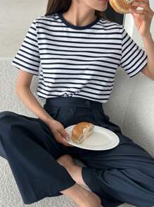 DAZY 條紋印花滾邊T恤 - 藍白色 - 查看 3