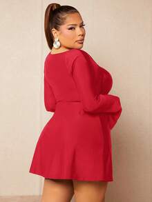 SHEIN SXY 大碼性感開衩 高衩純色連衣裙 - 紅色 - 查看 2