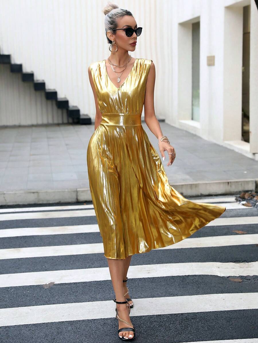 Aveloria Solid Pleated Hem Dress