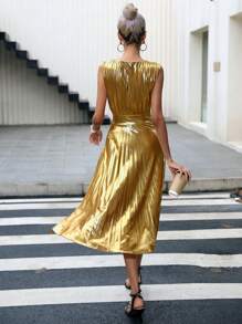Aveloria Solid Pleated Hem Dress