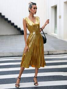 Aveloria Solid Pleated Hem Dress