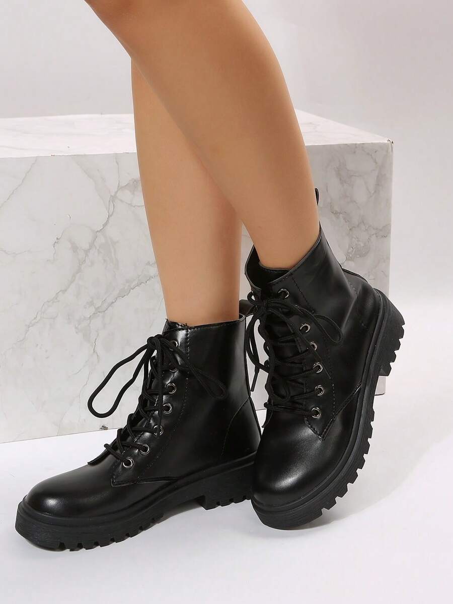 graceyn boot for women in black