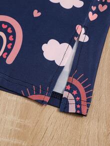 女孩彩虹和雲朵圖案睡裙