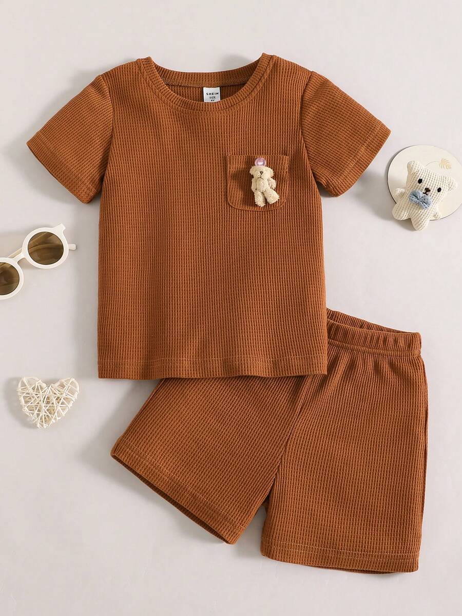 SHEIN 小男童熊貼布口袋T恤和短褲