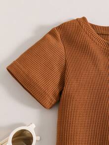 SHEIN 小男童熊貼布口袋T恤和短褲