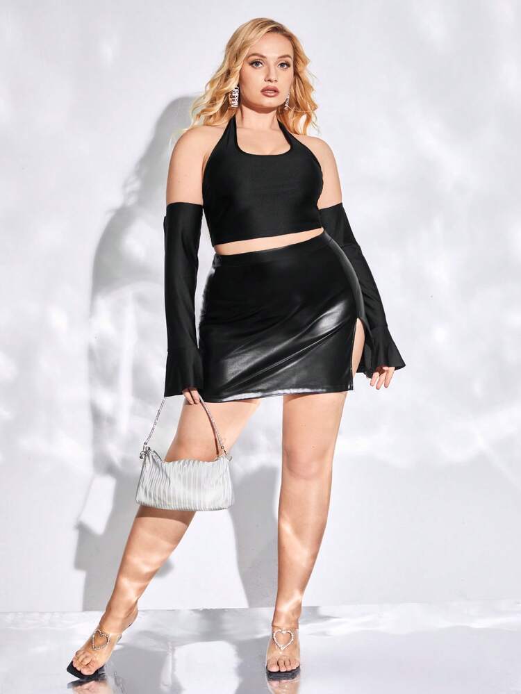 Plus Solid Halter Neck Split Sleeve Crop Top