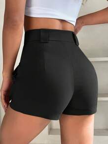 SHEIN PETITE 側翻蓋口袋工裝短褲 - 黑色 - 查看 2