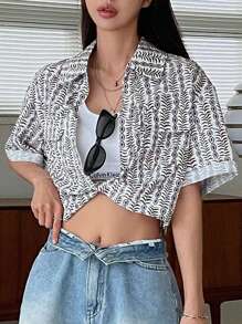 DAZY 滿版圖案短款襯衫