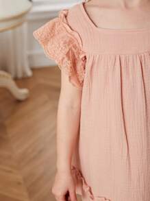 Niñas Vestido smock con encaje en contraste de manga mariposa bajo con fruncido - Rosa Pálido - Ver 5