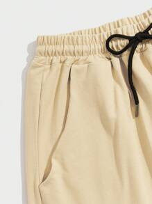 ROMWE MEN Prep Nam Đồ họa Chữ cái Eo dây rút Quần short - Màu Khaki - Xem 3