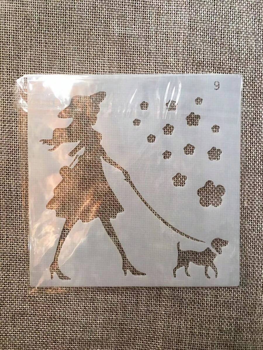 1塊5英寸白色塑料模板,繪有女孩遛狗圖案