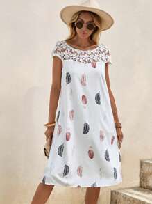 SHEIN LUNE Vestido túnico con estampado de pluma con encaje en contraste - Blanco - Ver 1