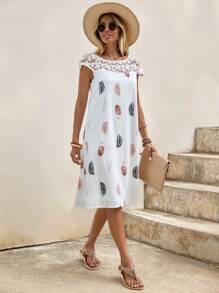 SHEIN LUNE Vestido túnico con estampado de pluma con encaje en contraste - Blanco - Ver 4