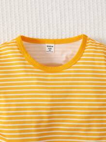 SHEIN Camiseta Listrada Para Menino Jovem & Macacão Com Gráfico De Desenho Animado & Chapéu