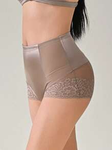 DAZY 蕾絲拼接高腰塑形短褲