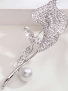 1入組魅力四射鋅合金人造珍珠裝飾水鑽花朵設計胸針適合女士適合派對 - 銀色 - 查看 2