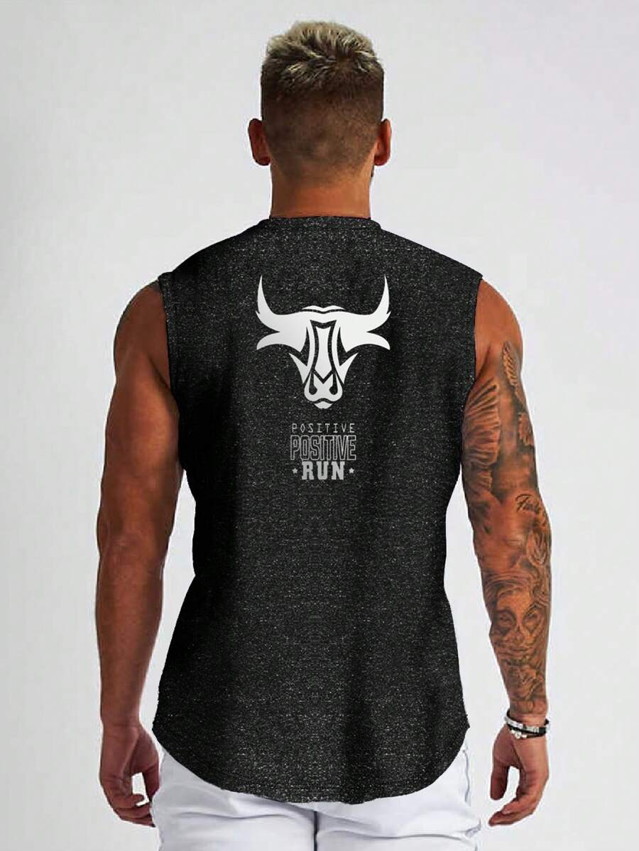 Manfinity Fitness Playera deportiva sin mangas para hombres con gráfico de ganado y letra para entrenamiento - Negro - Ver 1