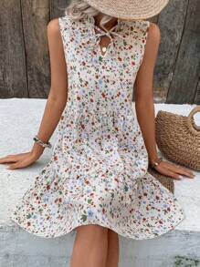 SHEIN Holidaya 碎花繫帶領荷葉邊娃娃裙 - 米色 - 查看 5