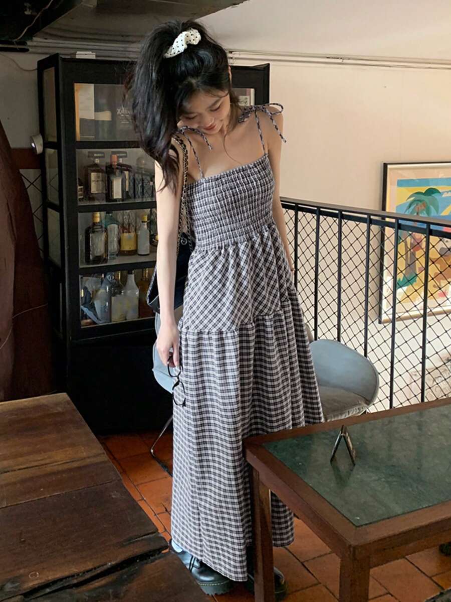 格紋系帶帶荷葉邊吊帶洋裝