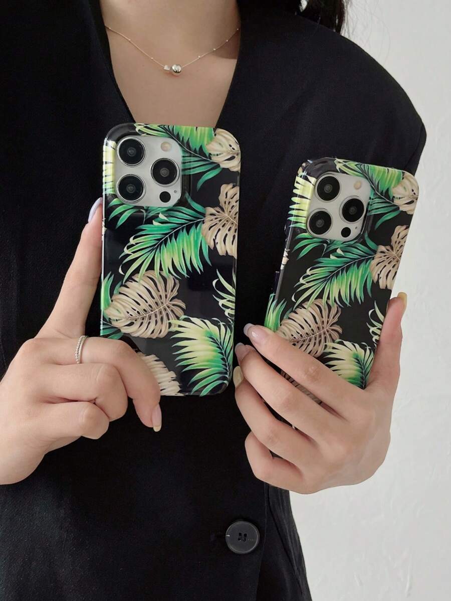 Leaf Pattern Phone Case - Black - View 1