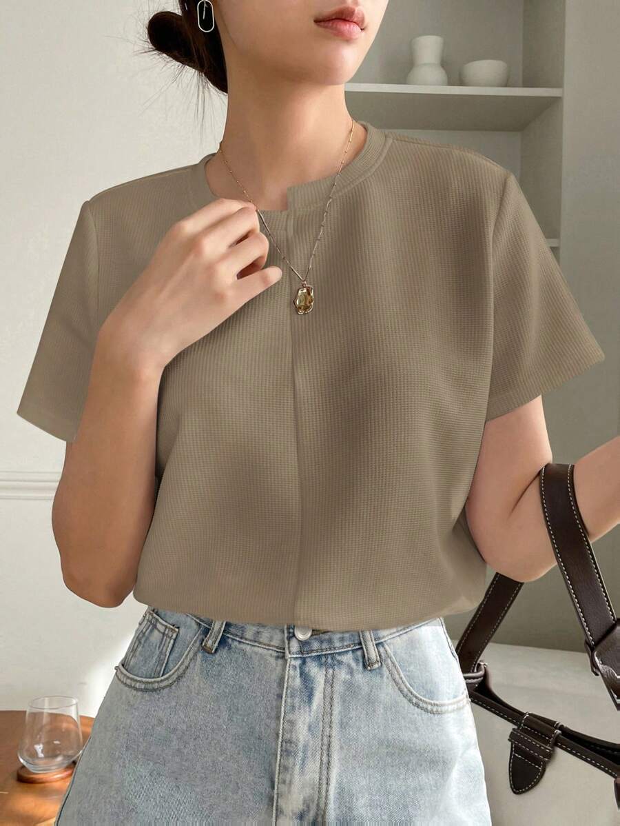 DAZY 纯色华夫格针织T恤，商务休闲女装 - 卡其色 - 查看 1