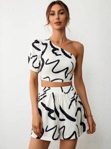 SHEIN Privé 滿版印花單肩短款上衣和短褲