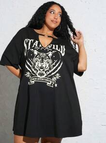 SHEIN CURVE+ Plus Tiger & Letter Graphic Keyhole Neck Drop Shoulder Tee Dress - Black - View 7