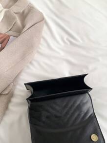 鋸齒紋方包翻蓋PU皮革黑色