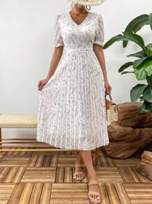 SHEIN Frenchy 碎花百褶下擺連衣裙 - 彩色 - 查看 1