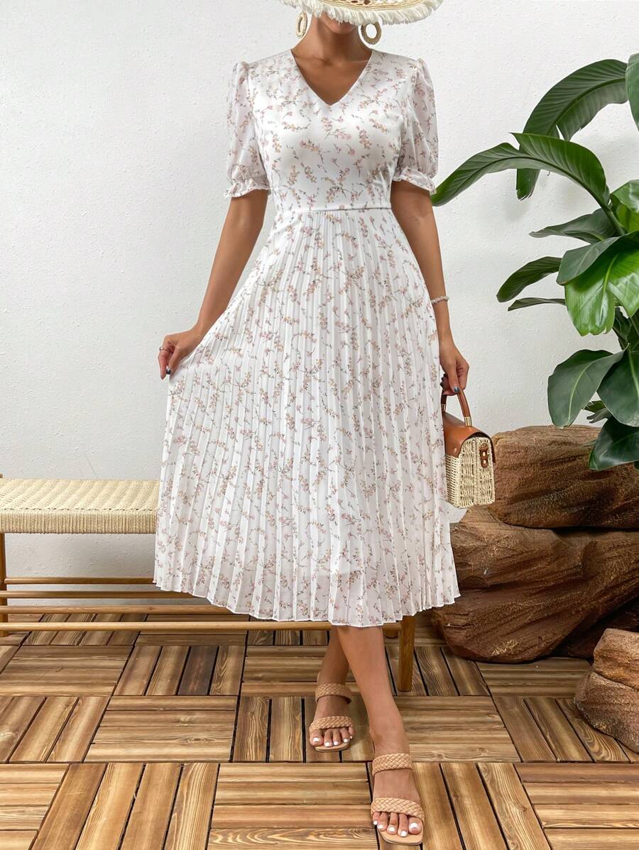 SHEIN Frenchy 碎花百褶下擺連衣裙 - 彩色 - 查看 1