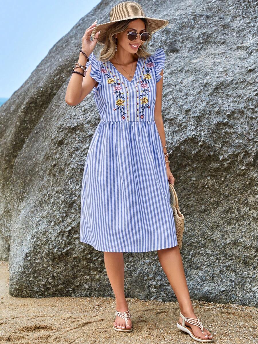 EMERY ROSE Đầm Thêu Xù Hoa Sọc Boho - Xanh và trắng - Xem 1