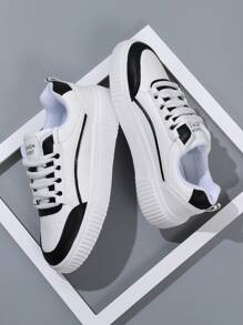 男士繫帶字母補丁細節雙色滑冰運動戶外運動鞋 - 黑與白 - 查看 1