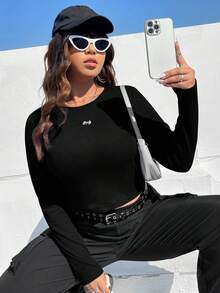 SHEIN Coolane 大碼字母補丁細節短款T恤 - 黑色 - 查看 5