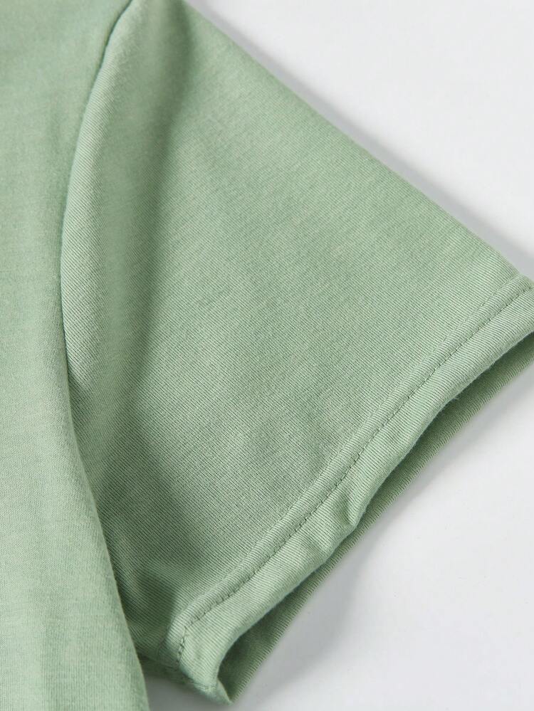 Tween Girl Figure & Letter Graphic Tee & Shorts